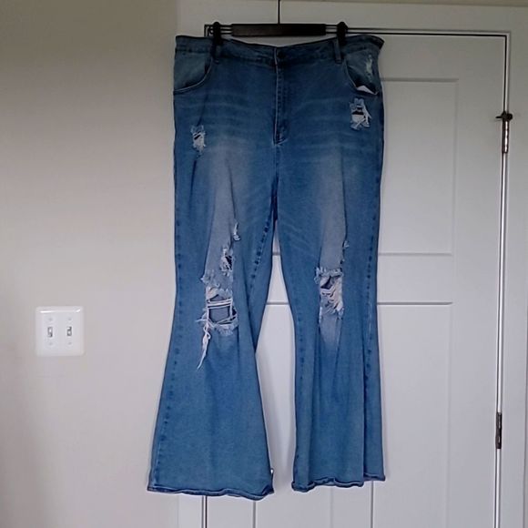 Almost Famous plus size Size 24 ripped style flare denim jeans with bottom flare - Picture 4 of 9